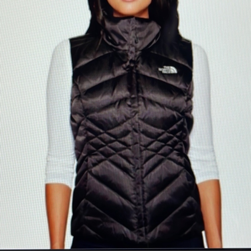 The North Face 550 Black quilted down vest